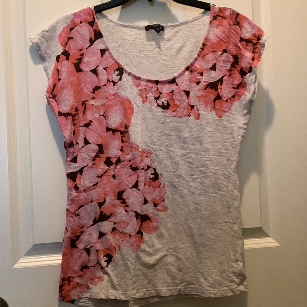 Casual floral tee